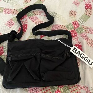 NWT Baggu Cargo Crossbody- medium - black